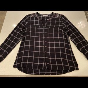 Daniel Rainn Black and White Stitched V-Neck Button Down Top